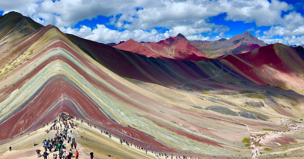 Este viaje te llevará a descubrir la belleza natural y cultural única de Perú.